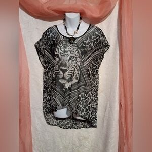 🛍️ BUNDLE ONLY 🛍️HeartSoul Black & Gray Leopard Face Sheer Top